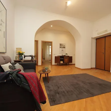 Giant Borghese Apartment Rom