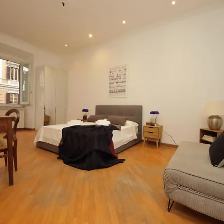 Giant Borghese דירה