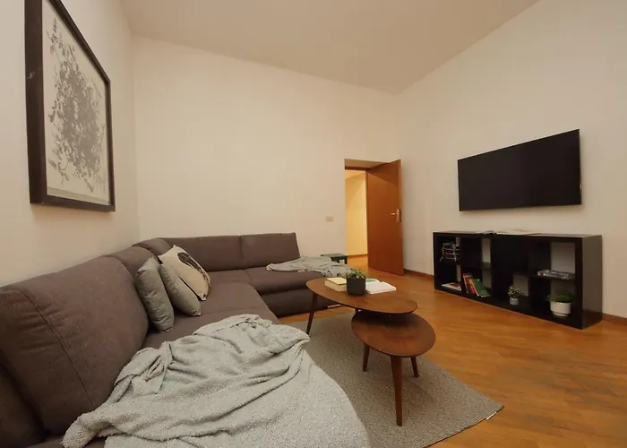 Giant Borghese Apartment *